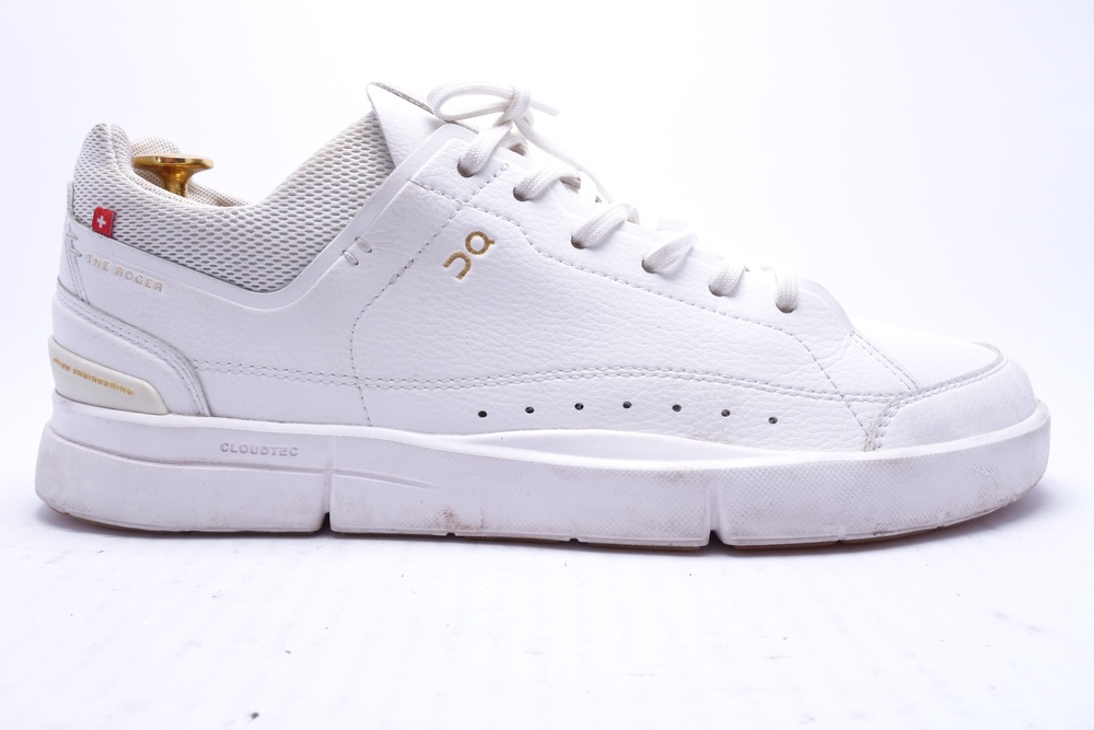 On The Roger Shoes Womens Size 10.5 White Tennis Sneakers CloudTec 48.99437